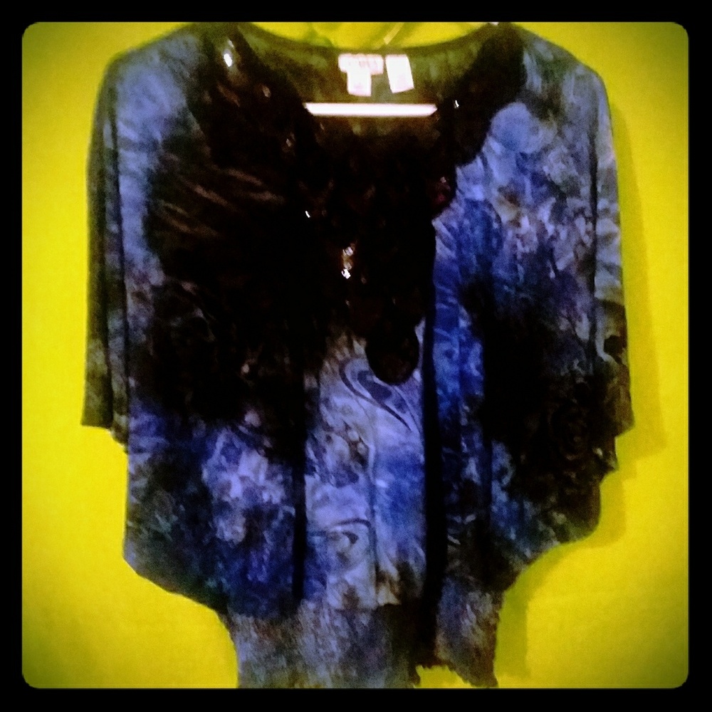 Beautiful/unique blouse